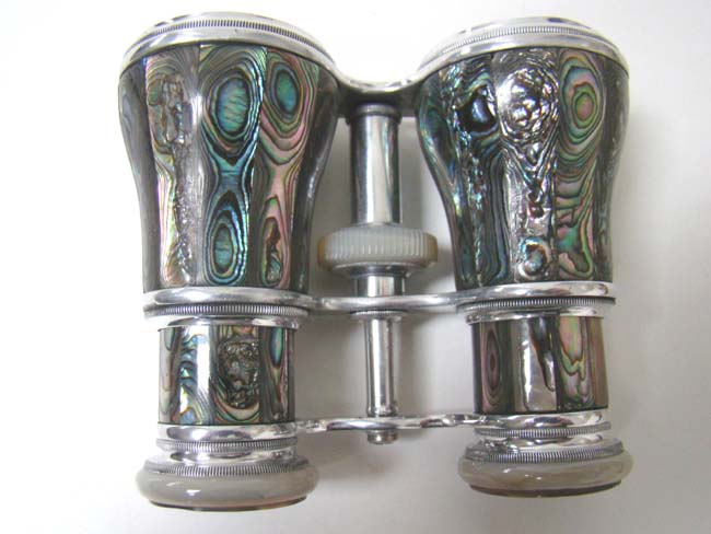 A fine pair of Antique Abalone mounted Opera Glasses circa 1890 — image 2